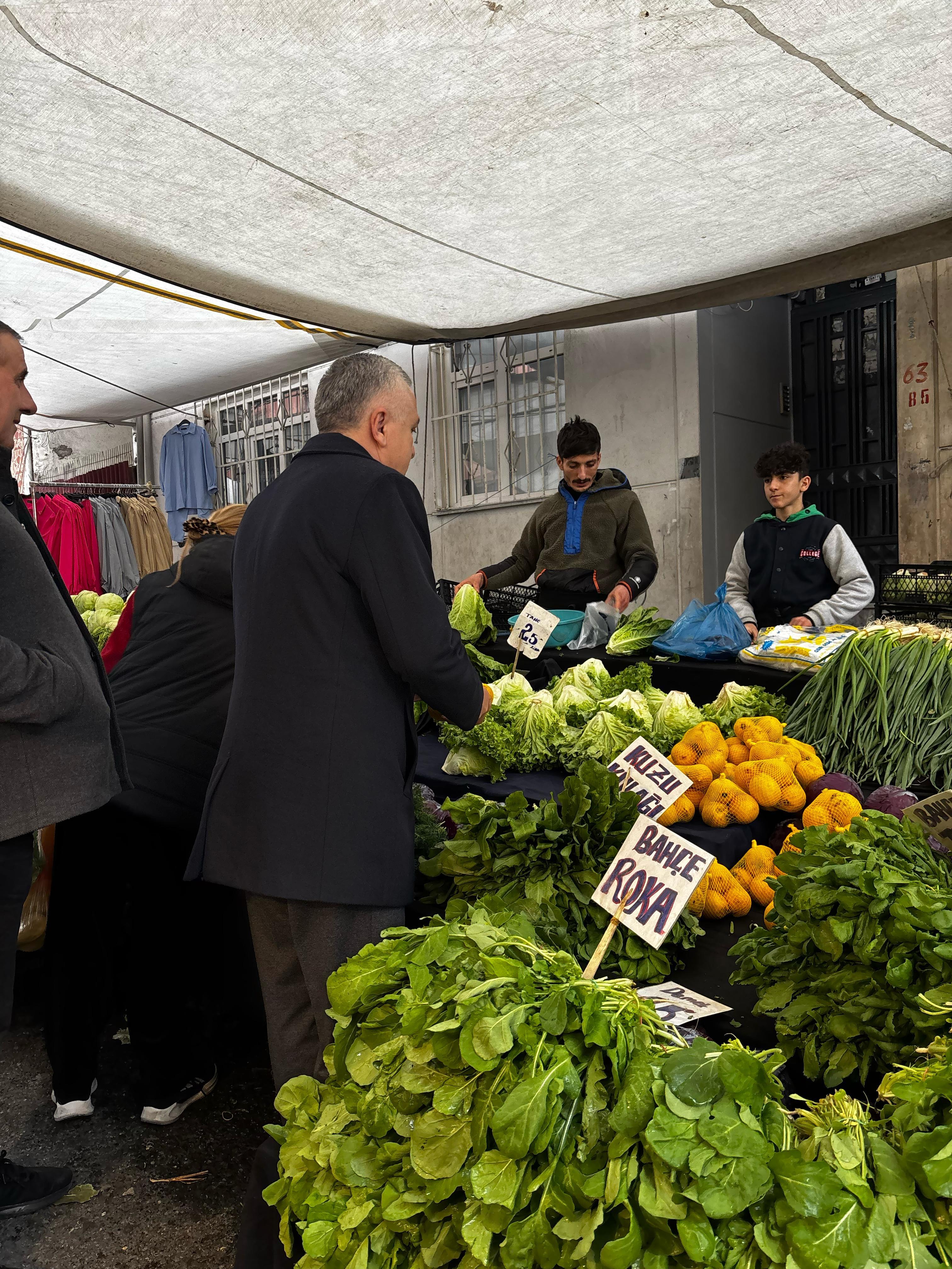 AK Parti Esenler İlçe Başkanımız Emrullah Erkuş`un  Pazar Ziyareti